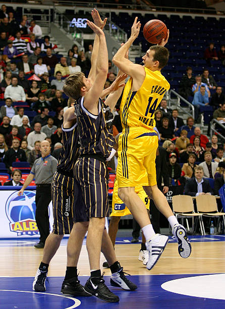 中曾多次与 中曾多次与