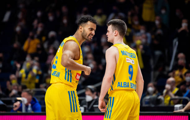 仍有与国际 仍有与国际